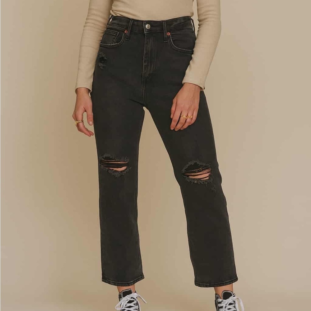 Women’s Classic Black High Rise Distressed Jeans